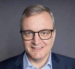 ortraitfoto von Bürgermeister Oliver Mesch mit Brille, Anzug und hellem Hemd.&nbsp;&copy;&nbsp;Gemeinde Trittau